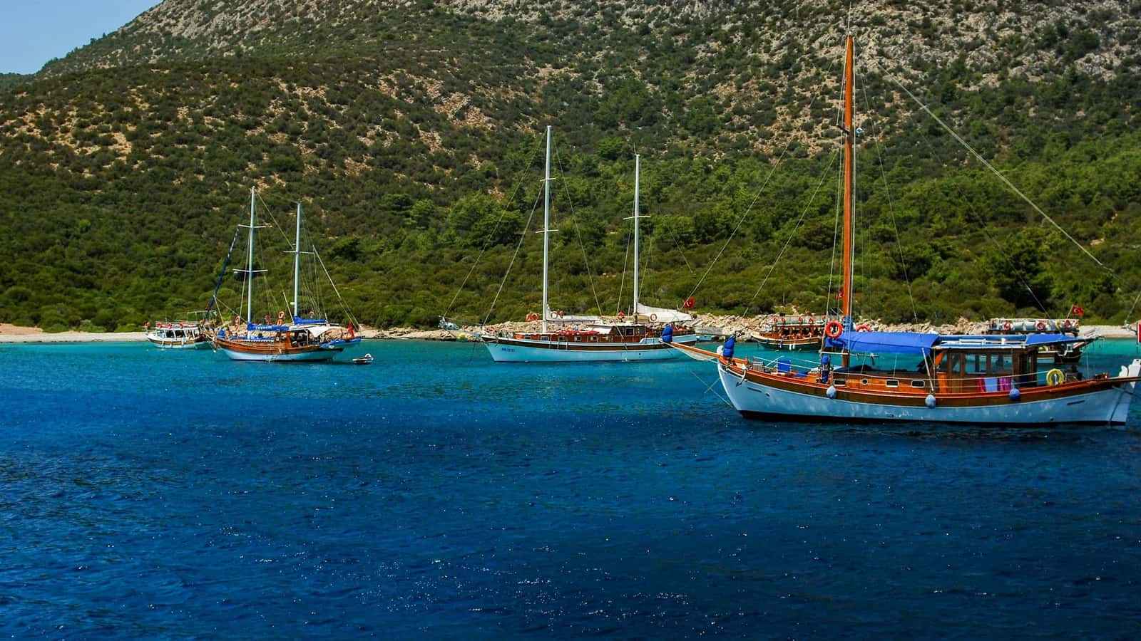 A family activity in the morning hours on Ortakent's broad sandy stretch
