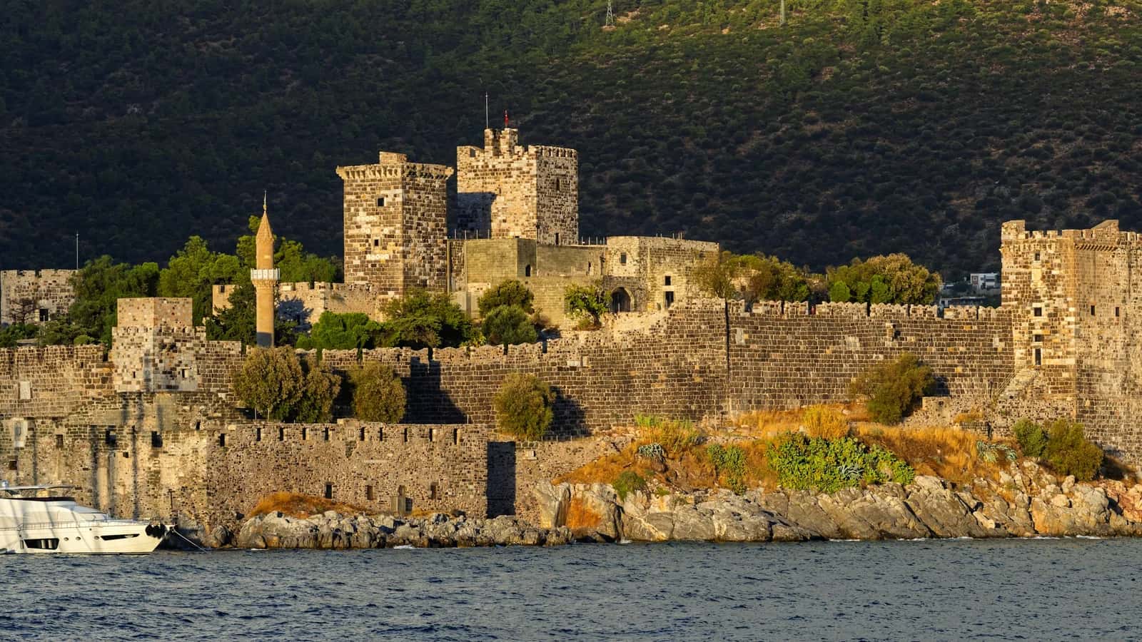 View of the walking route from Gümbet to Bodrum Castle